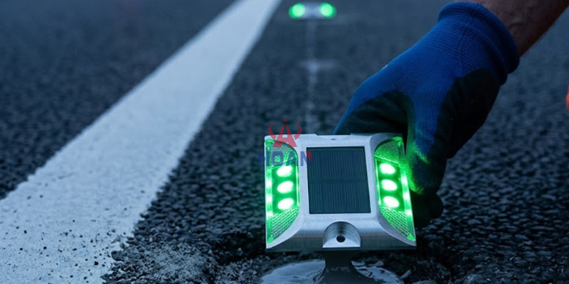 Tachas-LED-Solares