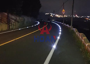 Cómo las tachas solares reducen los accidentes nocturnos-Conoce sus principales ventajas de seguridad