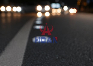 ¿Cómo funcionan las tachas reflectivas? La guía del guardián invisible de la seguridad vial