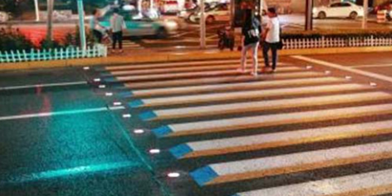 tachas-solares-led