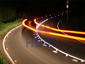 Importancia de las tachas reflectivas en la seguridad vial nocturna de Sudáfrica