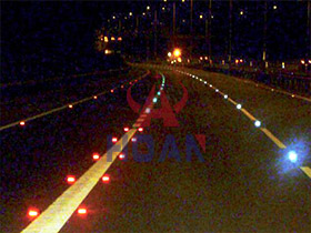 Tachas reflectivas: guardianes de la seguridad vial en Namibia